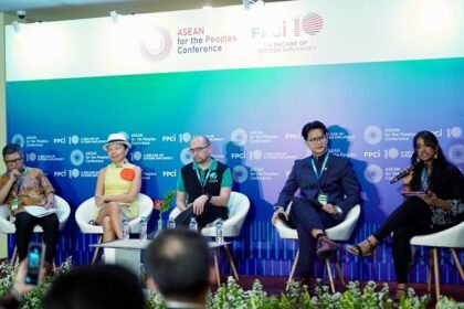 Ketua Indonesian Youth Diplomacy (IYD), Muhammad Syaeful Mujab, tampil di panggung internasional lewat ASEAN for Peoples Conference.