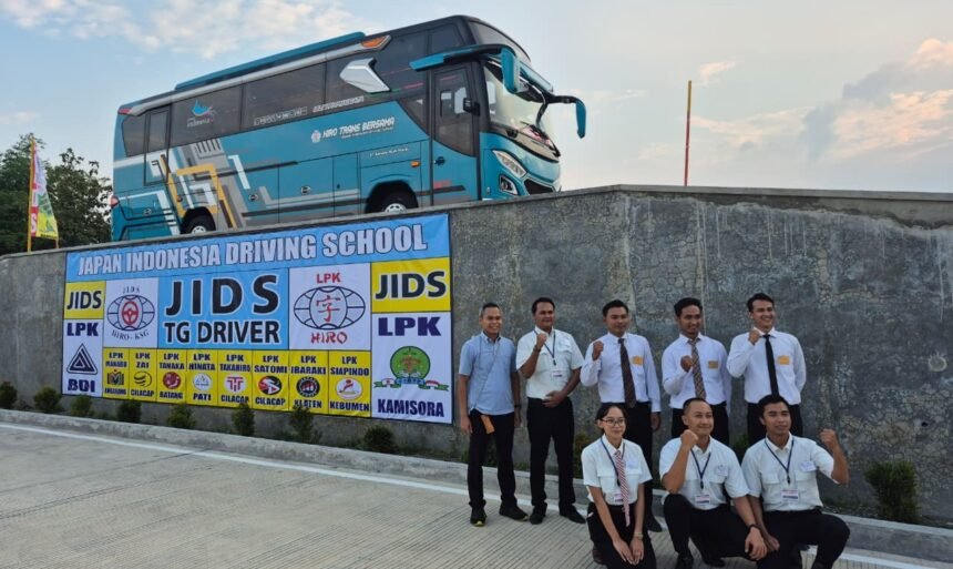Driver profesional dari program JIDS yang akan diberangkatkan ke Jepang.