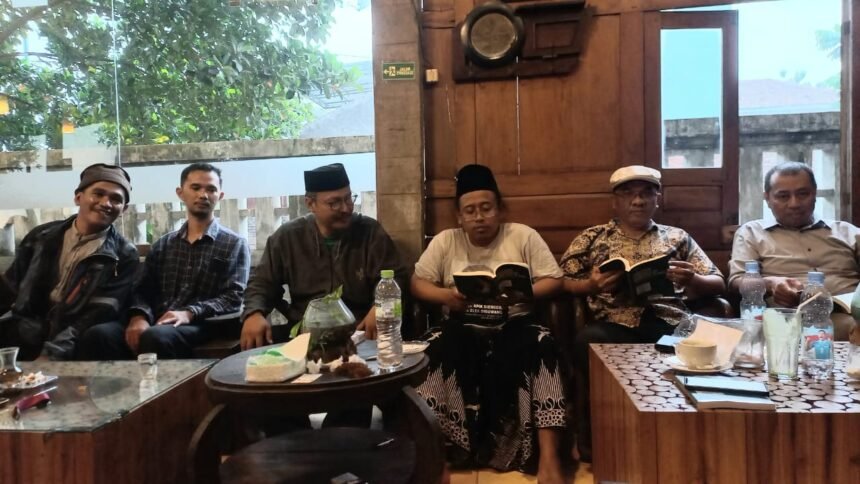 Forum Jelata Nahdliyyin meminta elite PBNU segera mengakhiri konflik dan mengembalikan konsesi tambang ke negara.