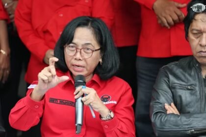 Wakil Ketua Komisi X DPR dari Fraksi PDIP, My Esti Wijayati dan politikus PDIP lainnya, Adrian Napitupulu.