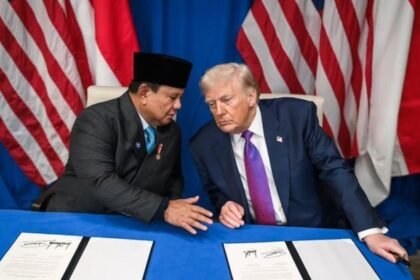 Presiden Prabowo Subianto dan Presiden Donald Trump menandatangani Agreement on Reciprocal Trade (ART) di Washington, D.C, pada Jumat (20/2/2026). (Kemenko Perekonomian)