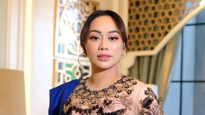PUTRI KETUM PAN - Utusan Khusus Presiden Bidang Pariwisata, Zita Anjani, yang juga merupakan putri Ketua Umum PAN Zulkifli Hasan (Zulhas) jadi sorotan. Dalam kurun waktu dua tahun, harga Zita melonjak hingga 1.000 persen.