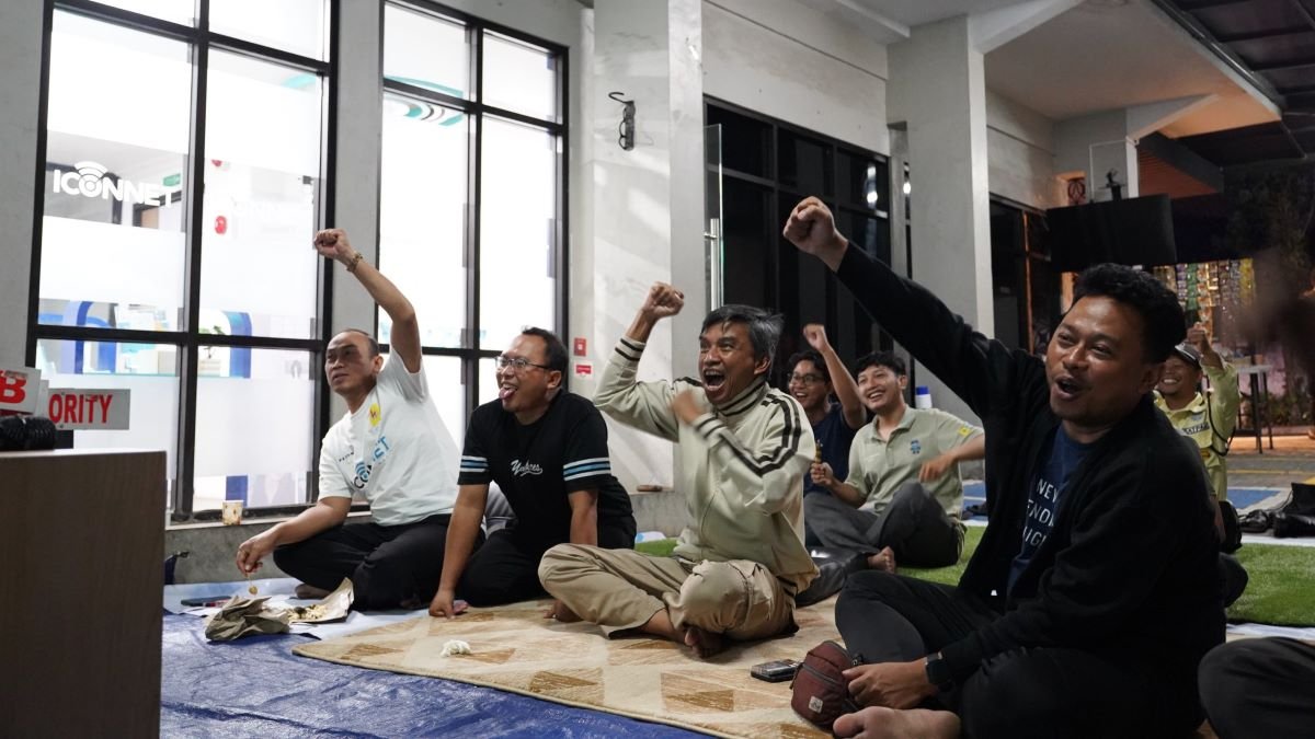 NOBAR GEMBIRA ICONNET: Pelanggan, masyarakat, dan karyawan PLN Icon Plus mengikuti kegiatan Nobar Gembira ICONNET di Kantor PLN Icon Plus SBU Regional Jawa Bagian Tengah, Semarang, Rabu (15/7/2026). (Foto: Ist)