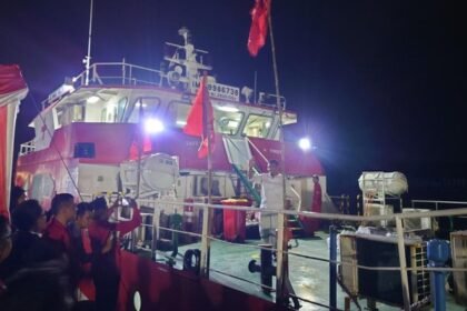 KAPAL MEDIS - PDIP mengirimkan rumah sakit terapung, Kapal Laksamana Malahayati ke Flores untuk membantu korban bencana gempa NTT.