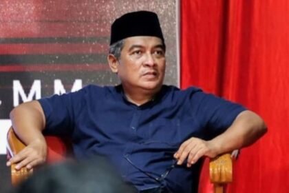 Airlangga Pribadi Kusman merupakan akademisi yang dikenal punya pikiran kritis dan berani. Ia gigih membumikan Marhaenisme Sukarno.